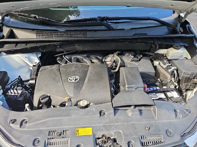 Used 2018 Toyota Highlander XLE AWD/4WD image 7
