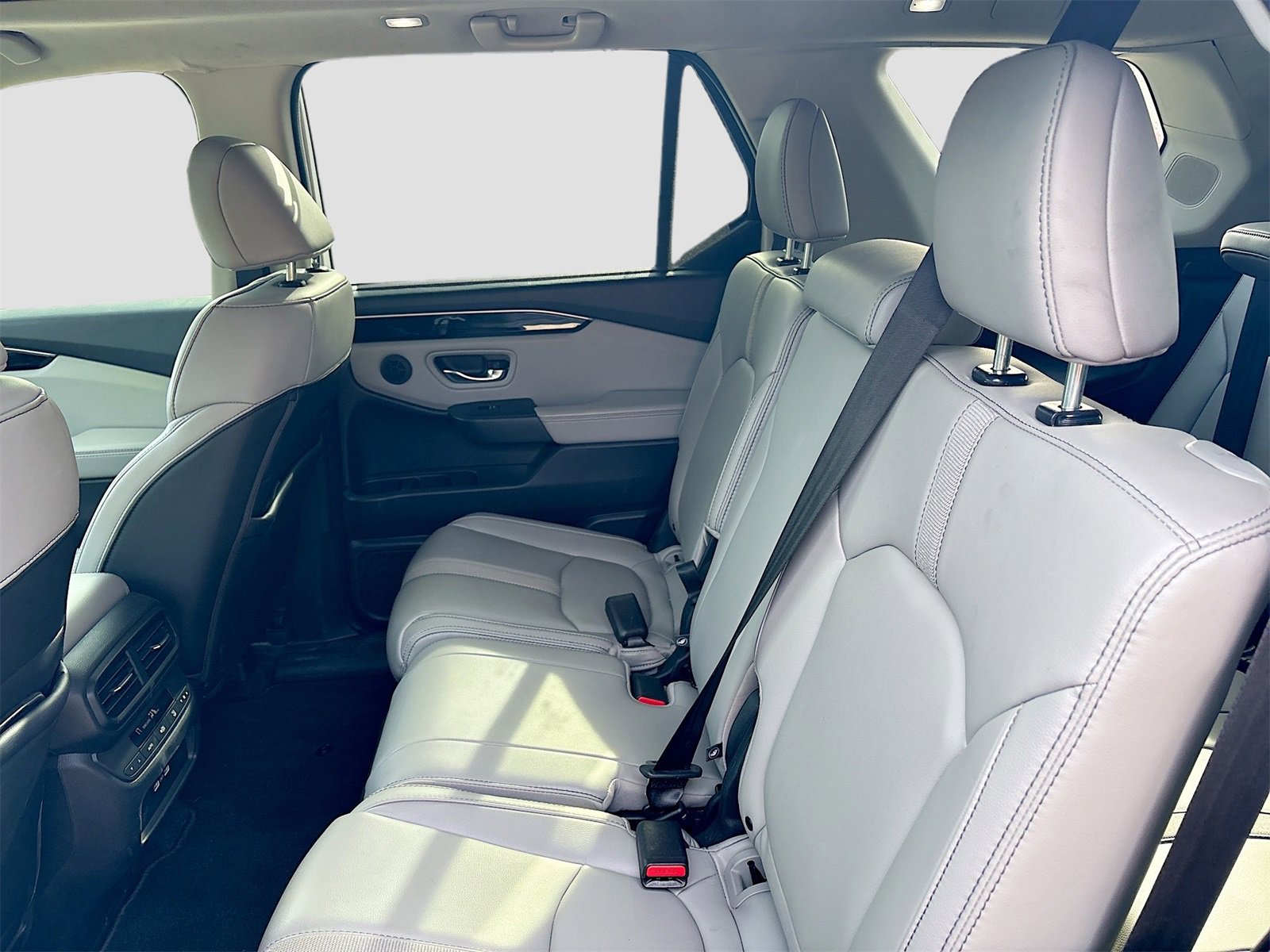 Used 2023 Honda Pilot Touring image 25