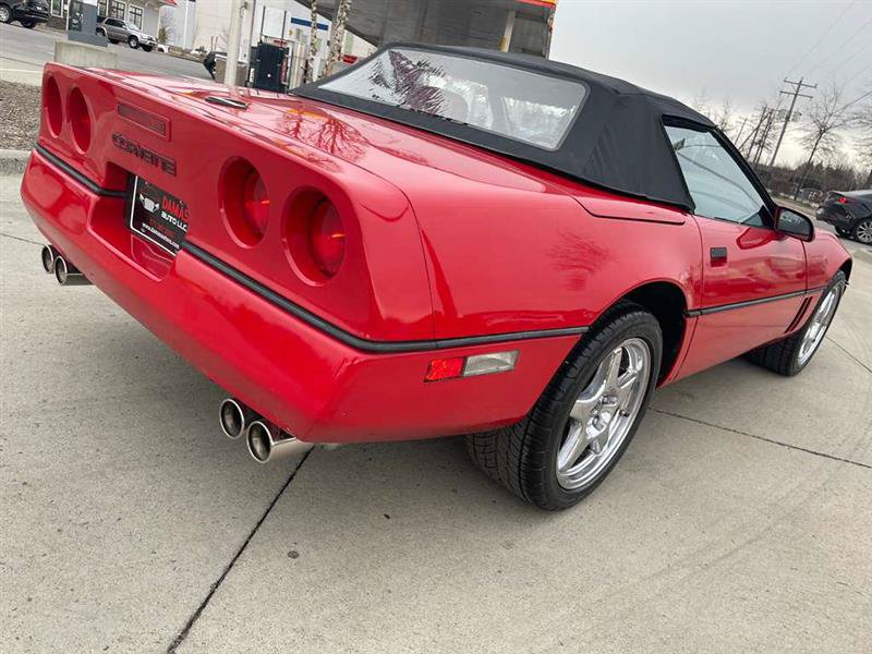 Used 1990 Chevrolet Corvette Convertible RWD image 30