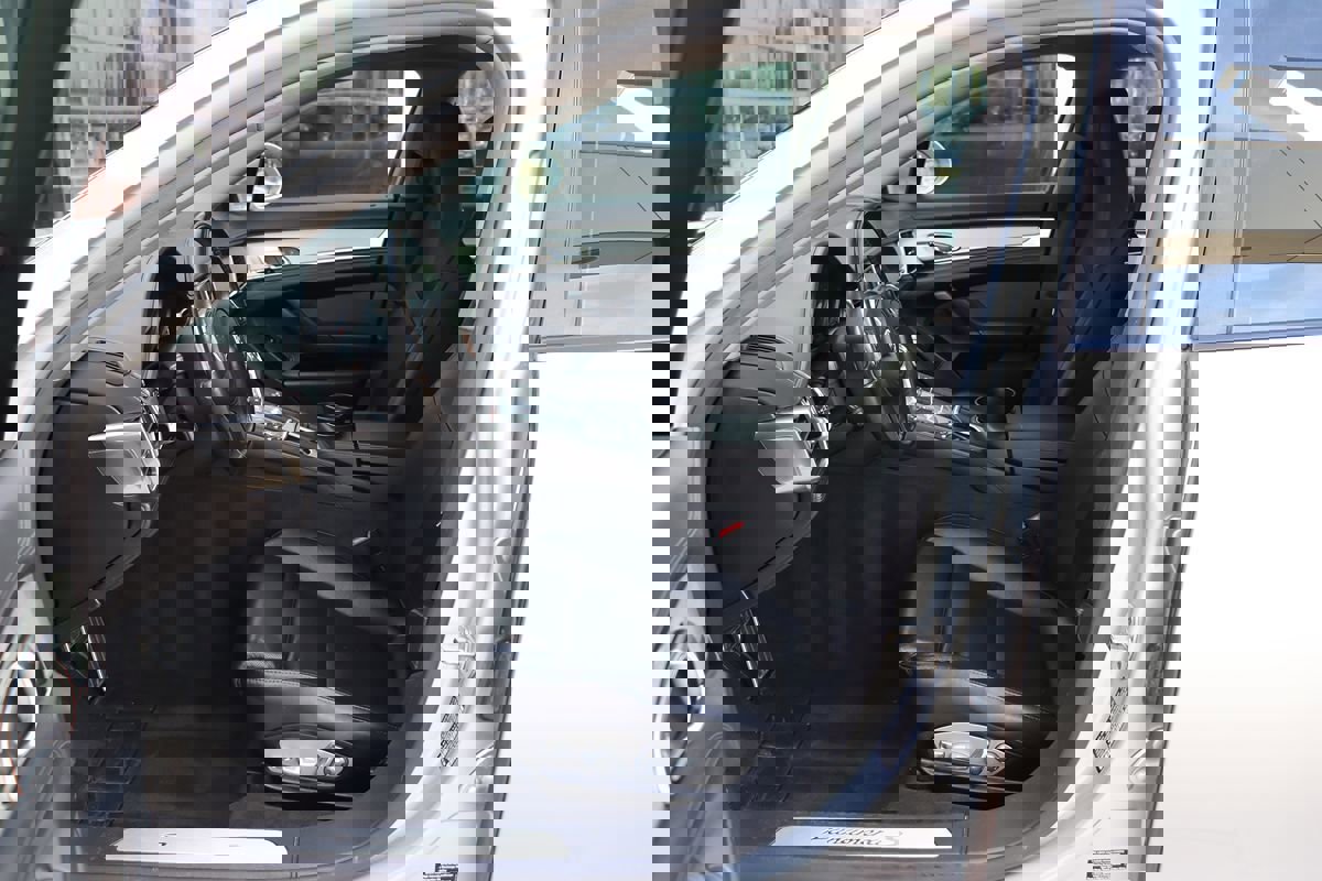 Used 2015 Porsche Panamera S image 32