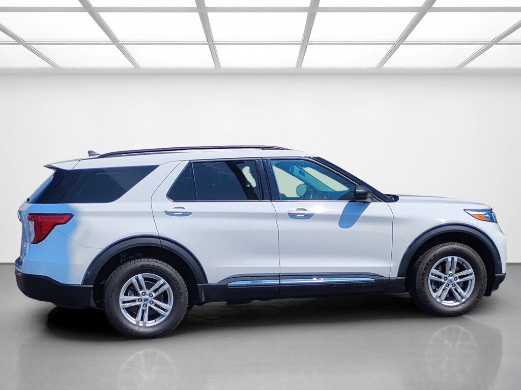 Used 2022 Ford Explorer XLT AWD/4WD image 6