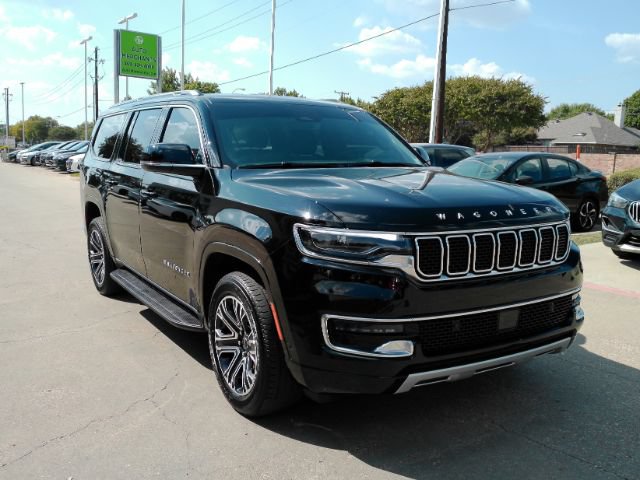 Used 2025 Jeep Wagoneer L Series II AWD/4WD image 4