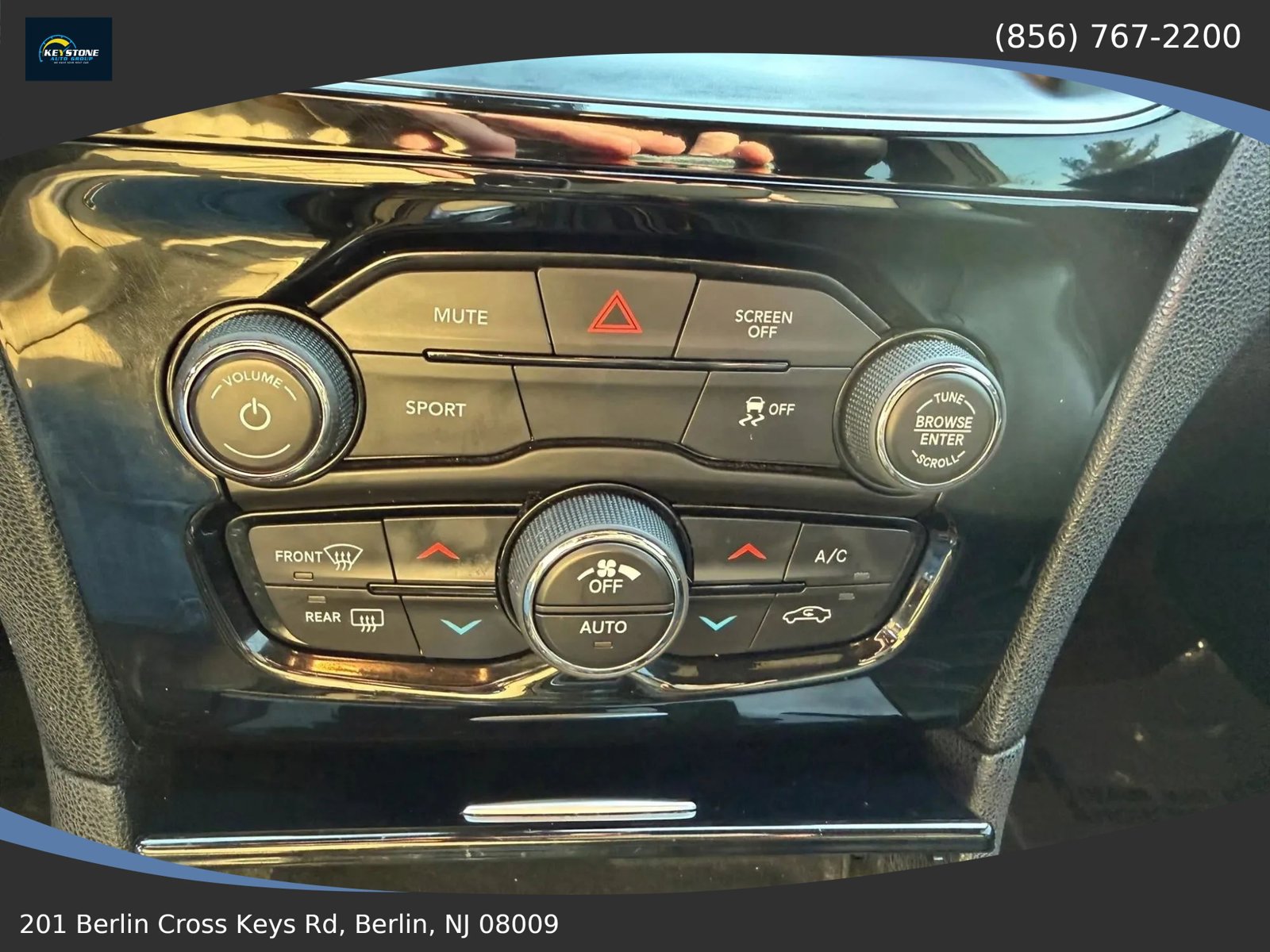 Used 2019 Chrysler 300 S image 22