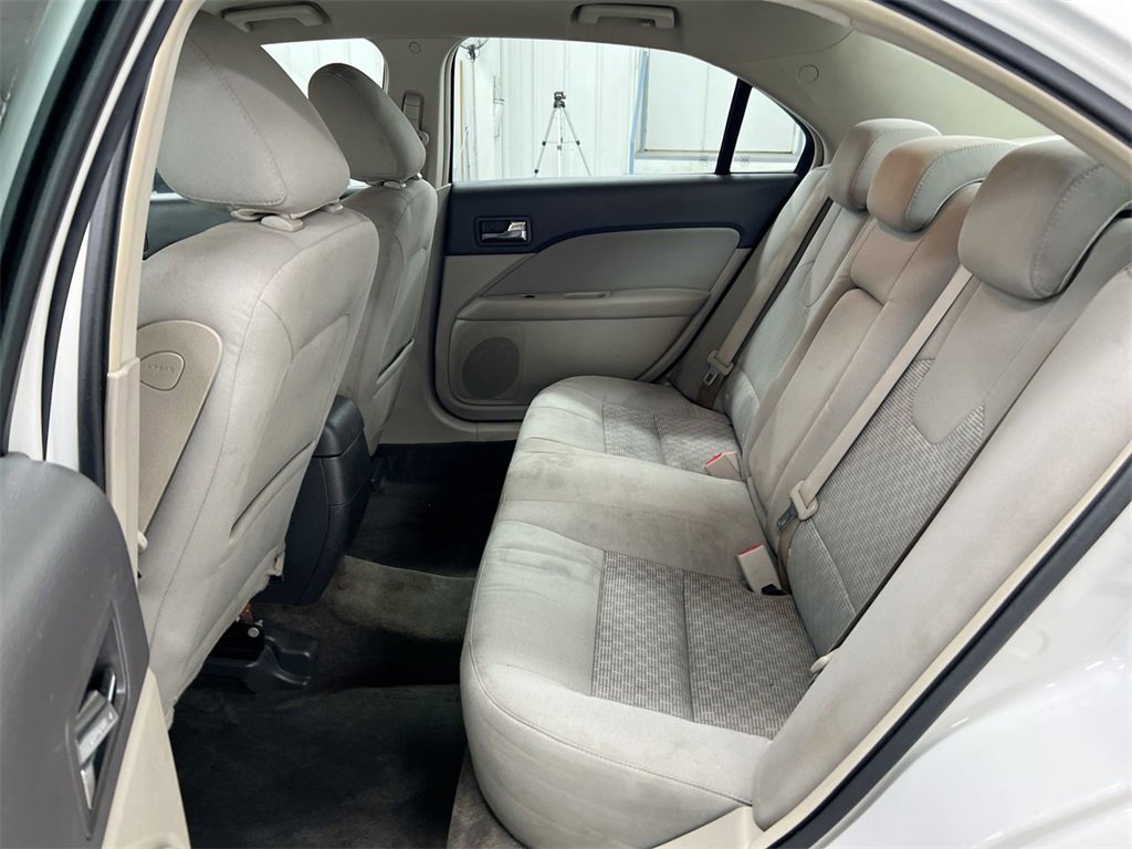 Used 2010 Ford Fusion SE image 21