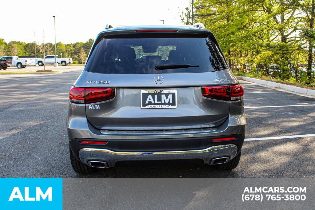 Used 2022 Mercedes-Benz GLB 250 4MATIC w/ Premium Package Lite image 11