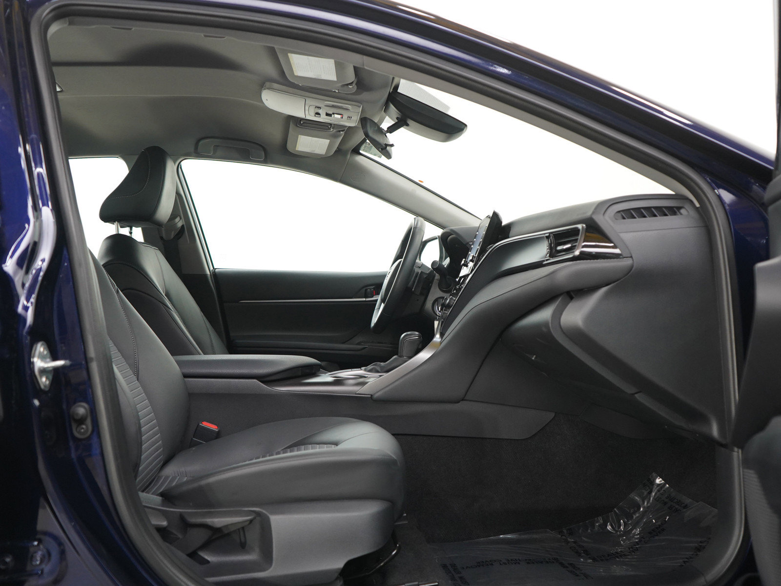 Used 2022 Toyota Camry SE FWD image 11