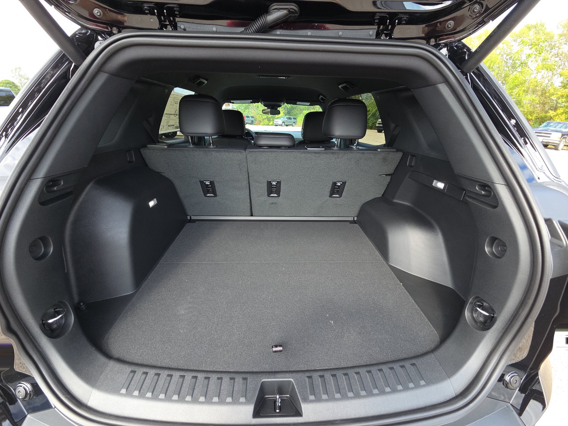 New 2027 Chevrolet Equinox LT w/ Convenience Package II AWD/4WD image 32