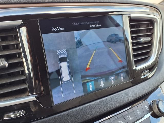 Used 2017 Chrysler Pacifica Touring-L Plus w/ Advanced Safetytec Group FWD image 10