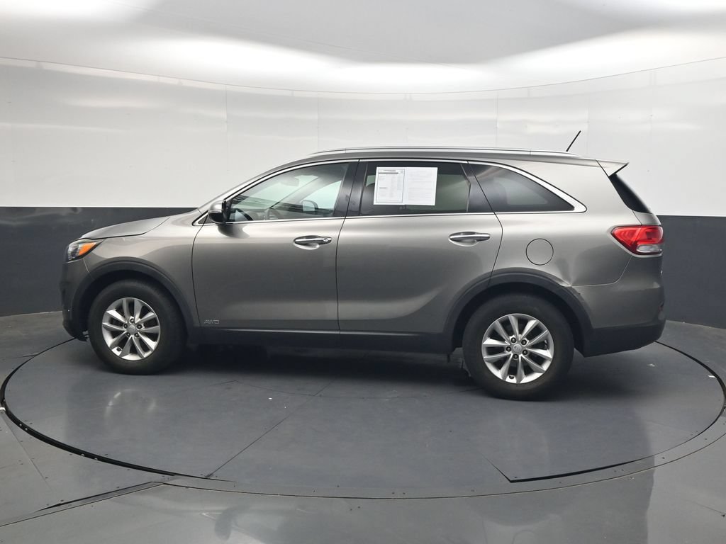 Used 2017 Kia Sorento AWD image 4