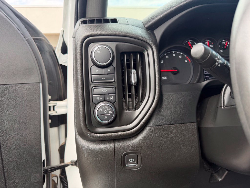 Used 2022 Chevrolet Silverado 2500 Custom w/ Custom Value Package AWD/4WD image 25