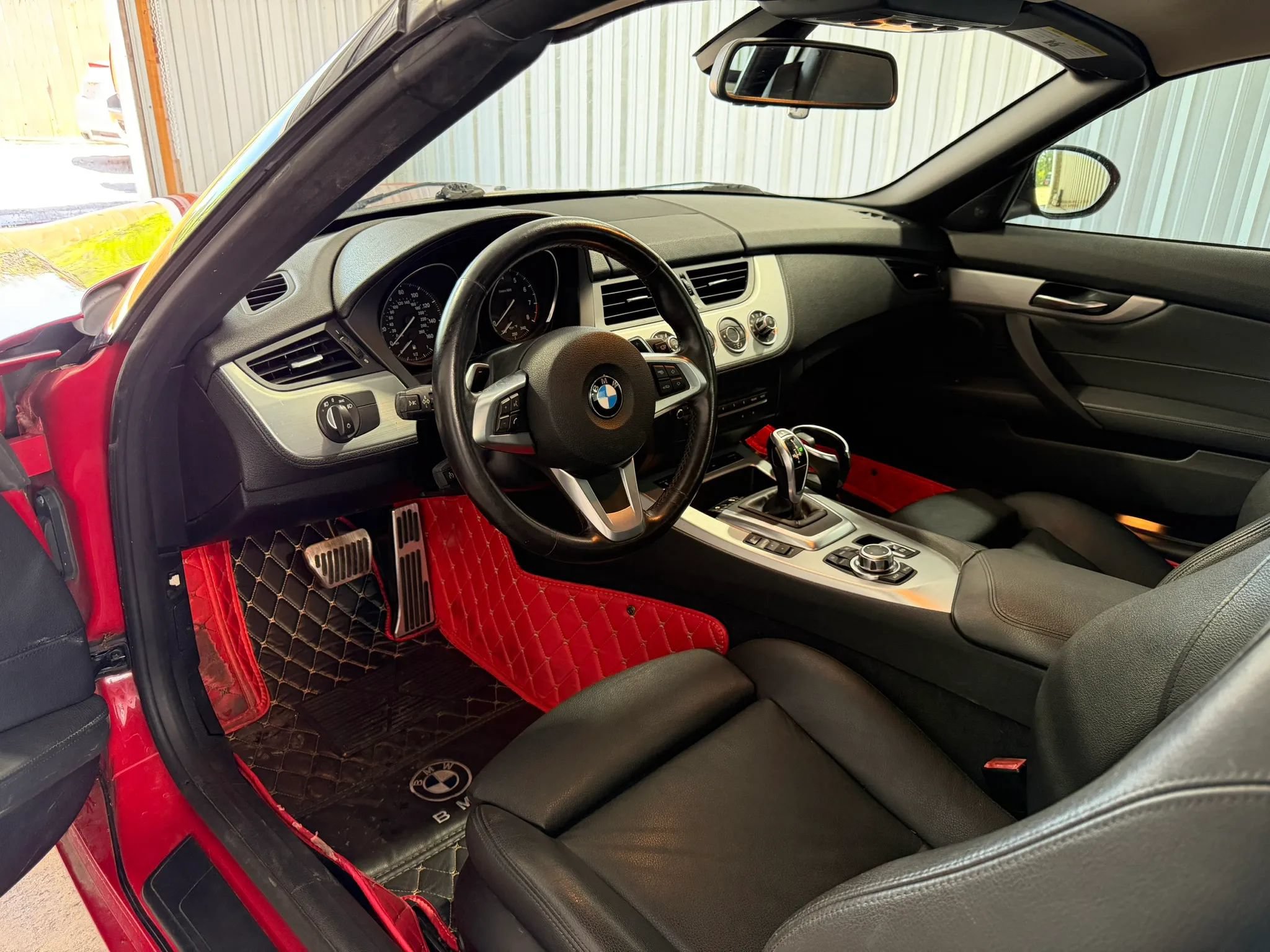 Used 2012 BMW Z4 sDrive28i w/ Sport Pkg RWD image 14