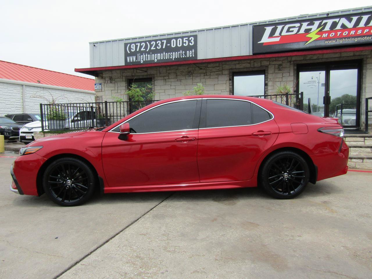 Used 2022 Toyota Camry XSE w/ Navigation Package AWD/4WD image 2
