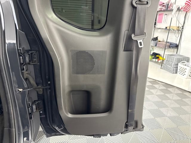 Used 2013 Nissan Frontier SV image 11