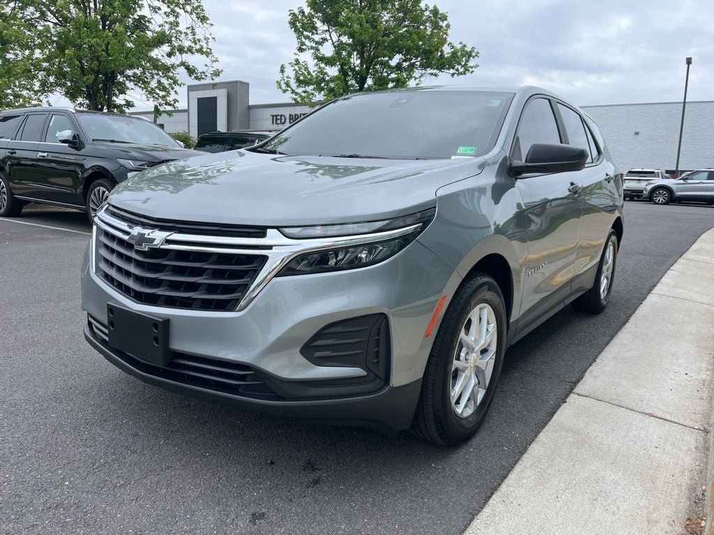Used 2023 Chevrolet Equinox LS FWD image 3