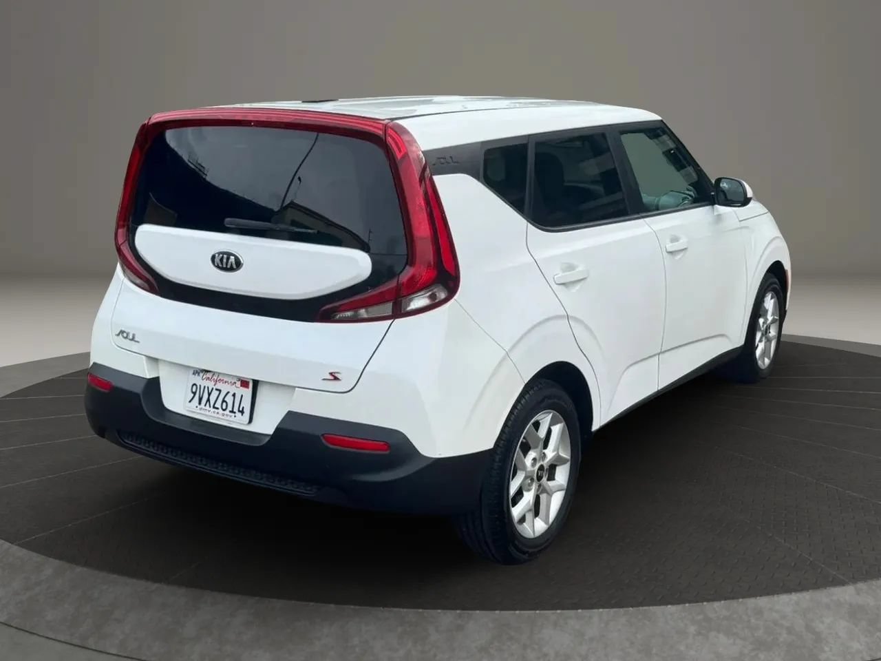 Used 2020 Kia Soul S FWD image 10