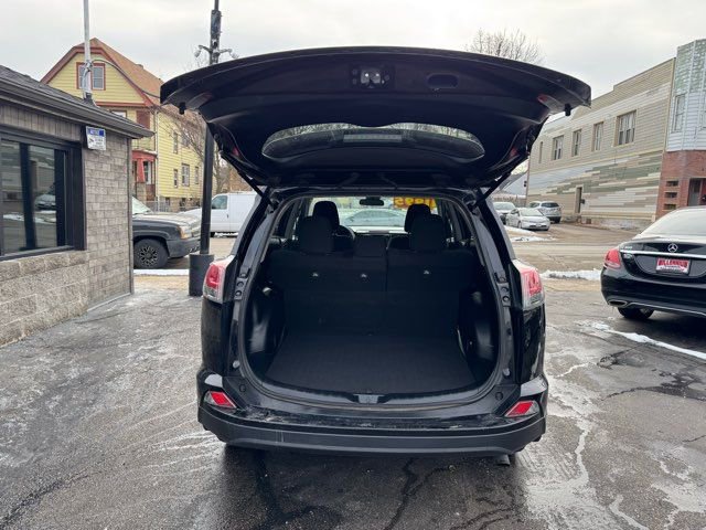Used 2017 Toyota RAV4 LE AWD/4WD image 24