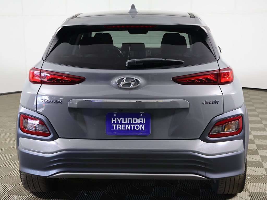 Used 2021 Hyundai Kona Limited w/ Cargo Package FWD image 12