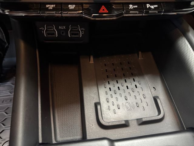 Used 2025 Dodge Durango R/T w/ Blacktop Package AWD/4WD image 16