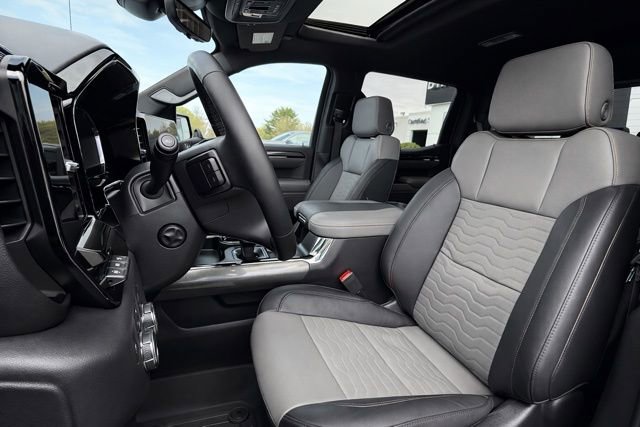 Used 2022 Chevrolet Silverado 1500 ZR2 w/ Technology Package AWD/4WD image 10