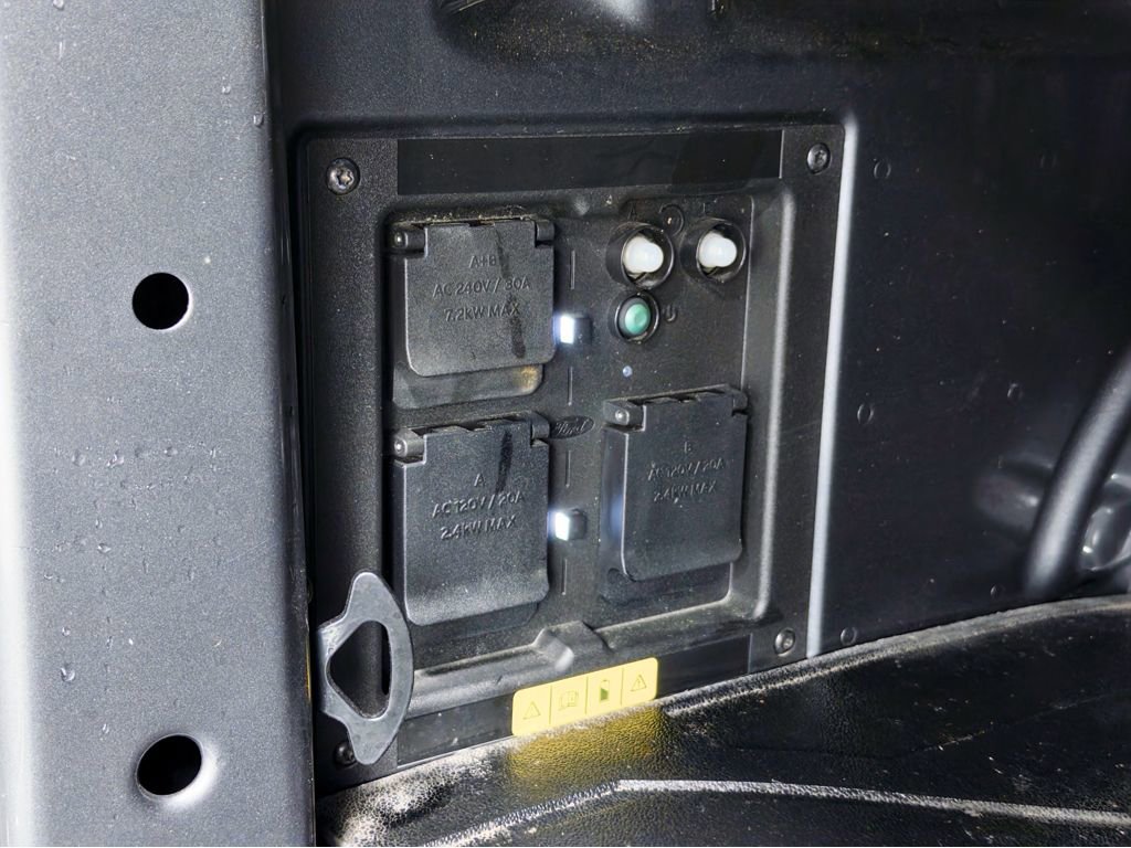 Used 2023 Ford F150 Lightning Lariat image 29