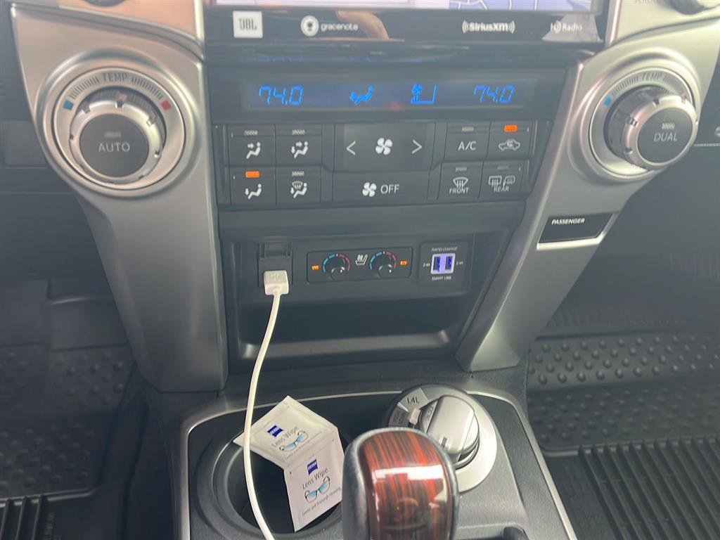 Used 2020 Toyota 4Runner Limited image 11