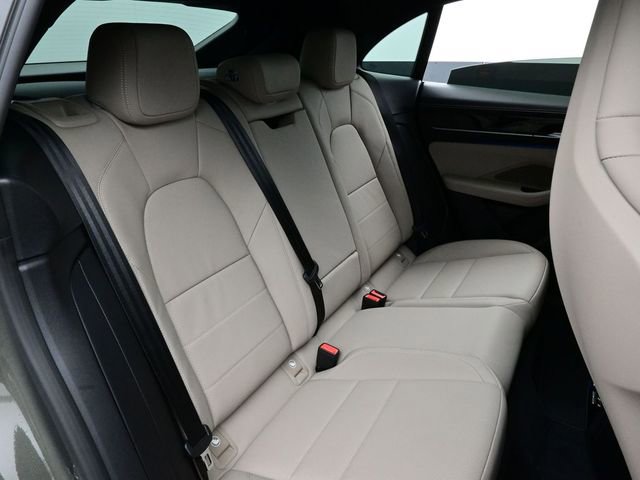 New 2025 Porsche Macan 4S Electric image 17