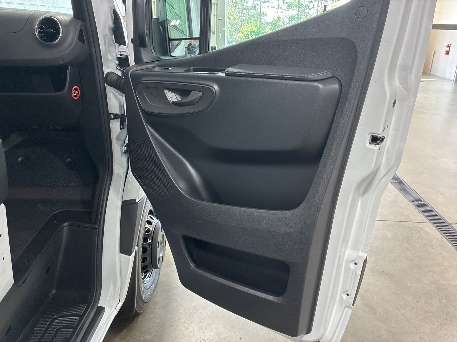 New 2025 Mercedes-Benz Sprinter 3500 image 17