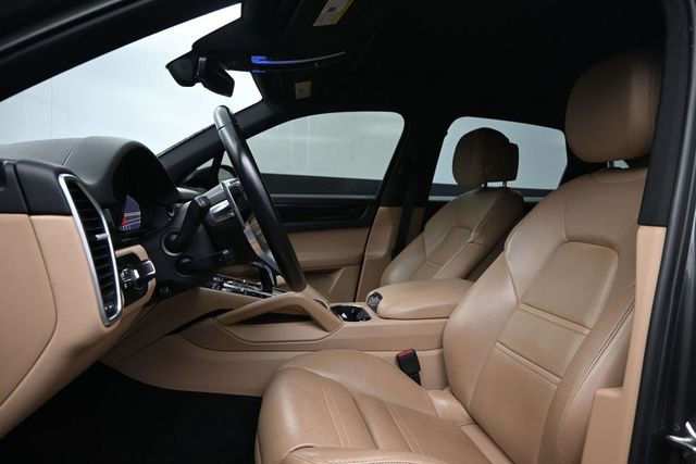 Used 2020 Porsche Cayenne AWD/4WD image 10