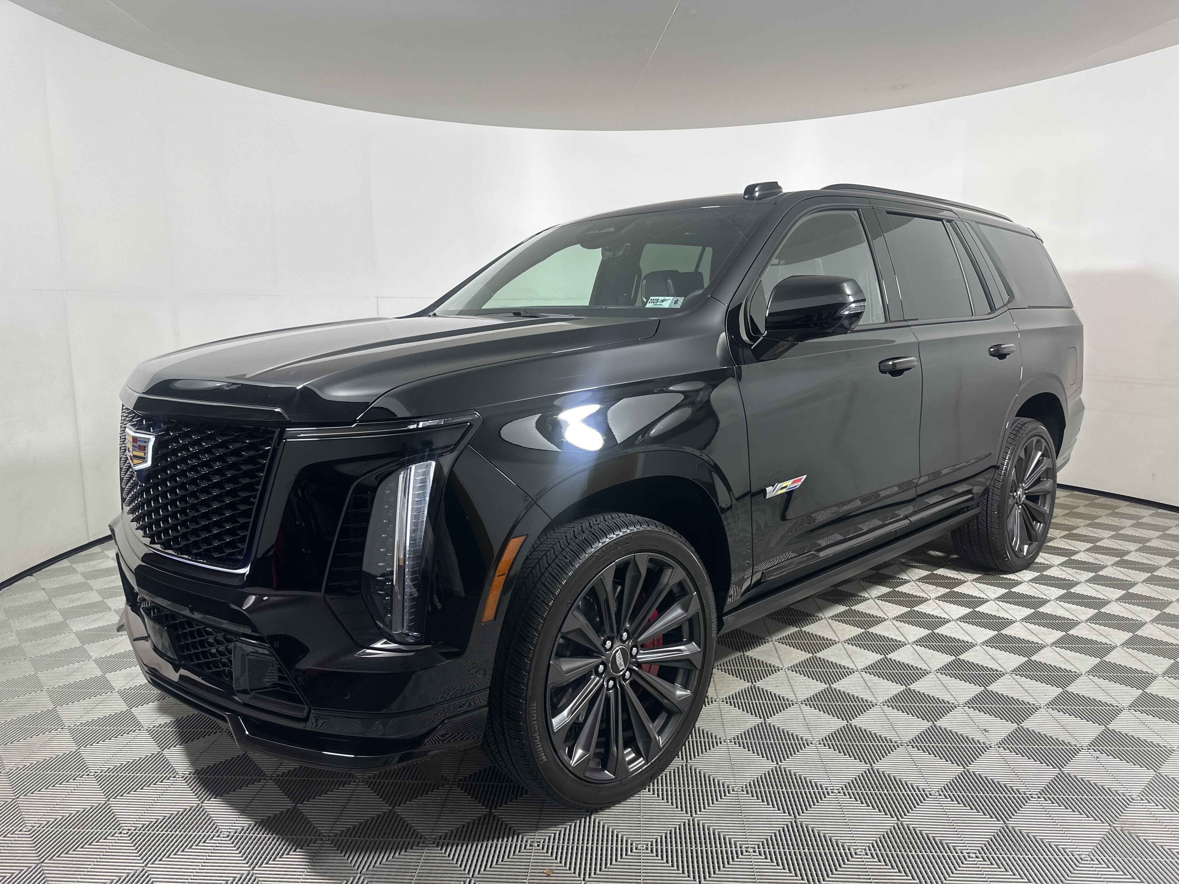 Used 2025 Cadillac Escalade V AWD/4WD image 3