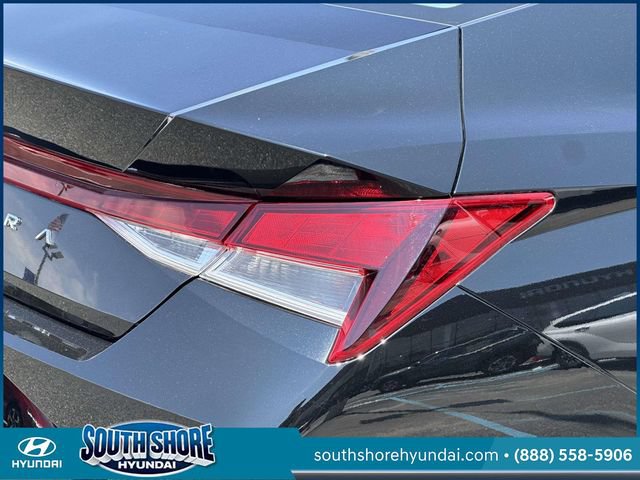 Certified 2023 Hyundai Elantra SE FWD image 14