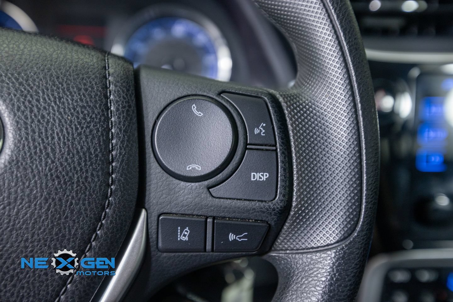 Used 2018 Toyota Corolla LE FWD image 15