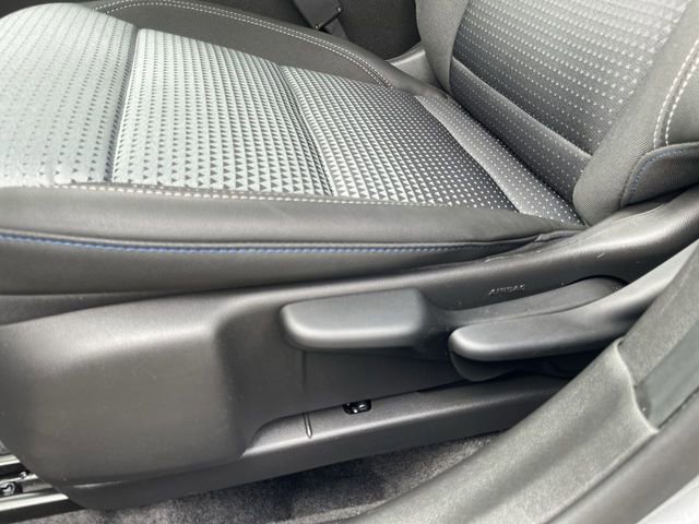 Used 2025 Chevrolet Trax LT w/ LT Convenience Package FWD image 12