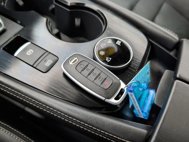 Used 2023 Nissan Rogue SL w/ SL Premium Package image 35