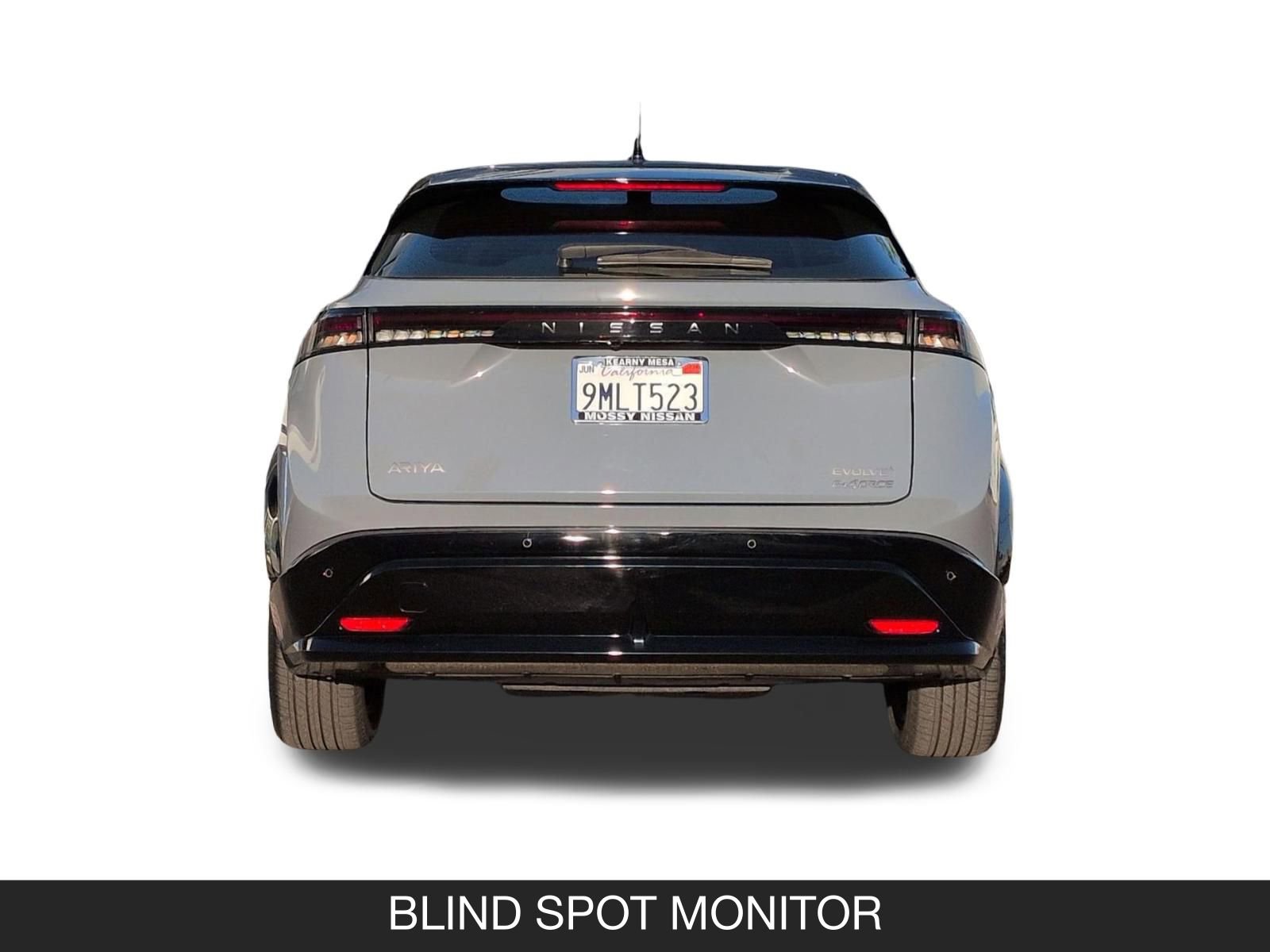 Used 2024 Nissan Ariya AWD image 10