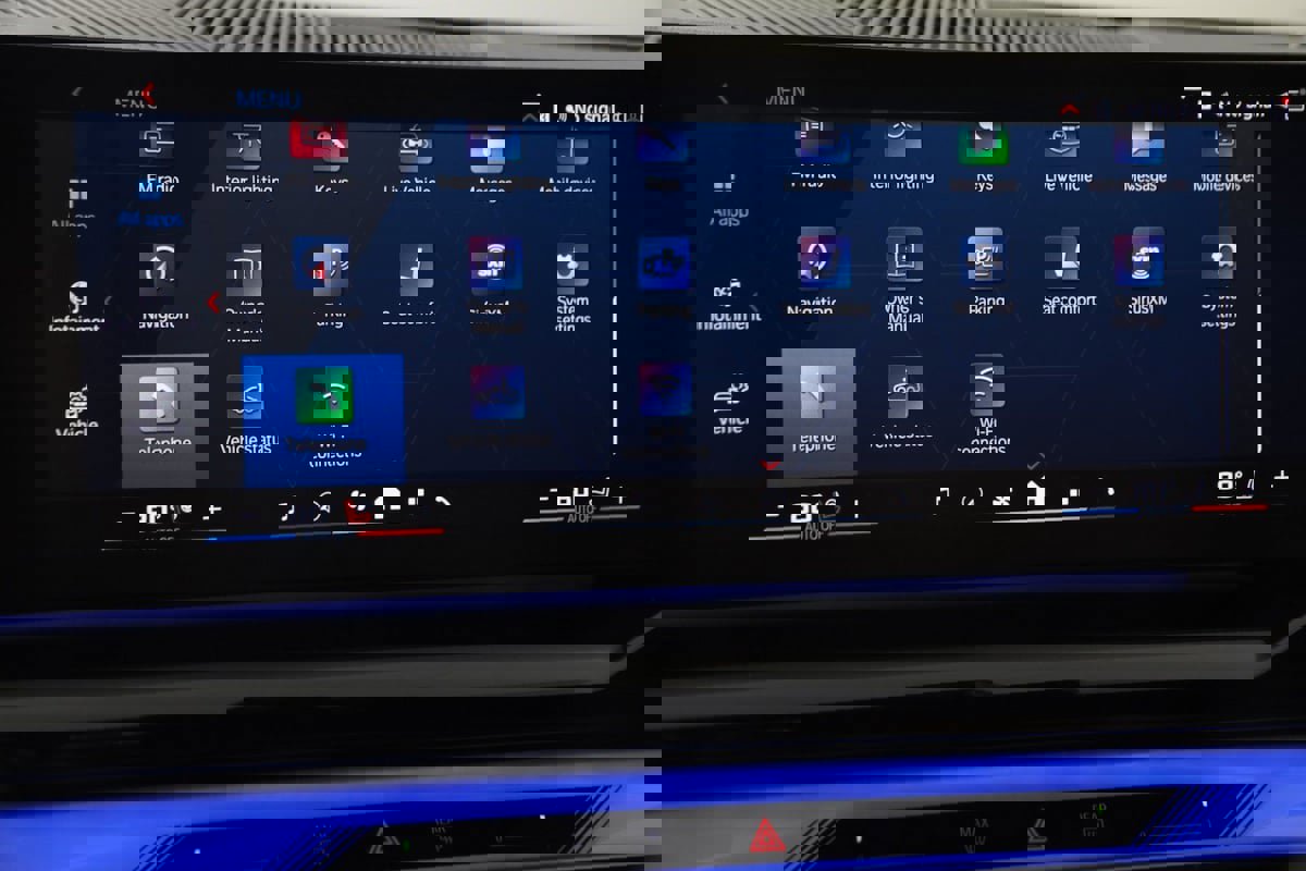 Used 2025 BMW M5 w/ Carbon Package image 53