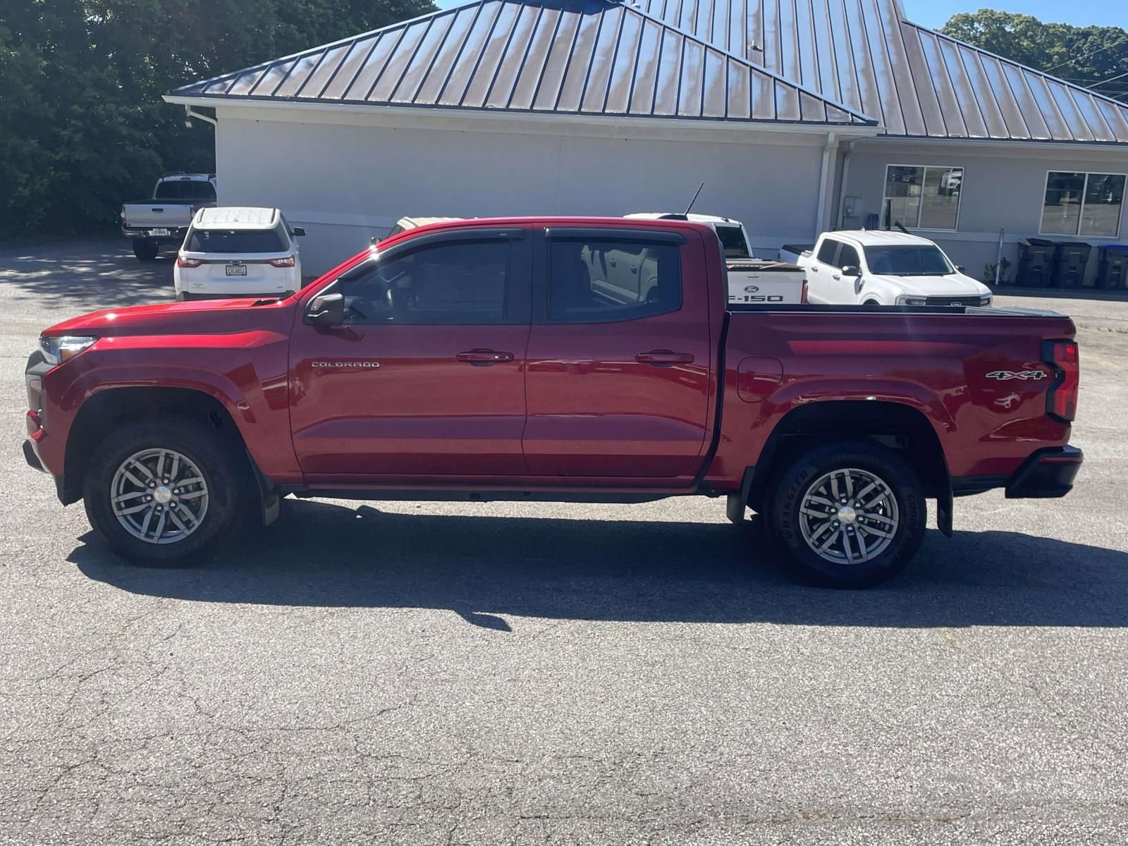 Used 2023 Chevrolet Colorado LT w/ LT Convenience Package II AWD/4WD image 9