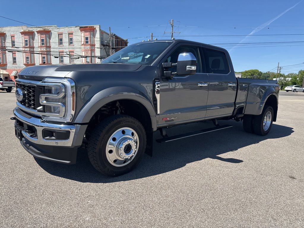 Used 2025 Ford F450 Lariat w/ Lariat Ultimate Package AWD/4WD image 2