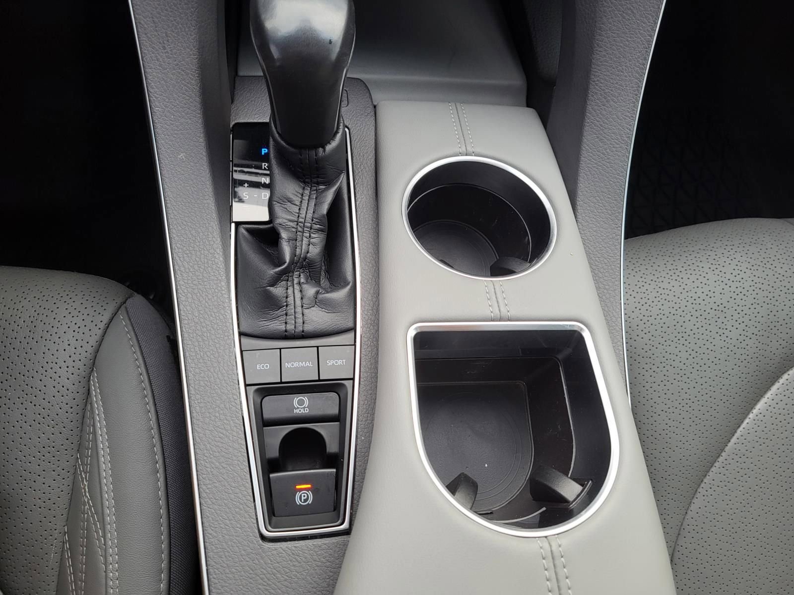 Used 2020 Toyota Avalon Limited image 26