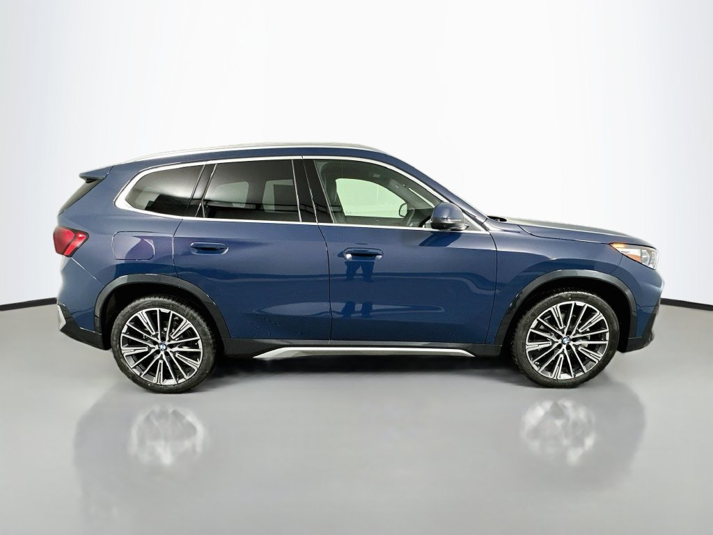 New 2027 BMW X1 xDrive28i w/ Technology Package AWD/4WD image 4