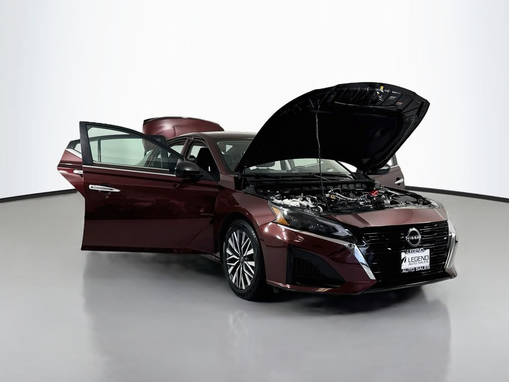 Used 2024 Nissan Altima 2.5 SV FWD image 19