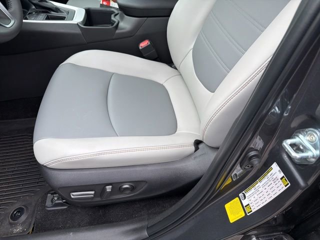 Used 2025 Toyota RAV4 XLE Premium w/ Weather Package FWD image 7
