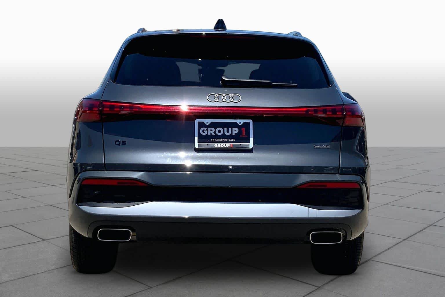Used 2025 Audi Q5 Premium Plus w/ Premium Plus AWD/4WD image 5