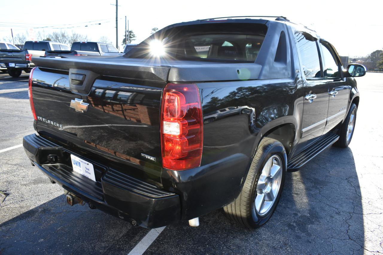 Used 2009 Chevrolet Avalanche LTZ image 5