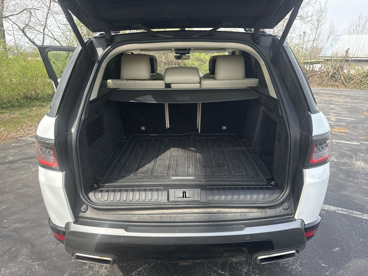 Used 2018 Land Rover Range Rover Sport HSE image 9