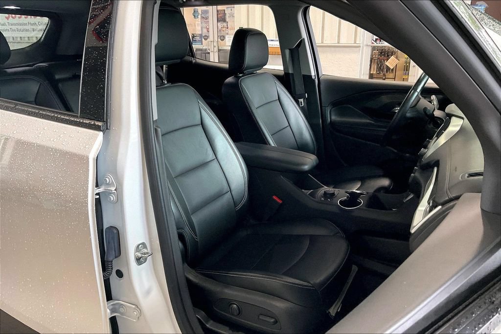 Used 2024 GMC Terrain SLT AWD/4WD image 22