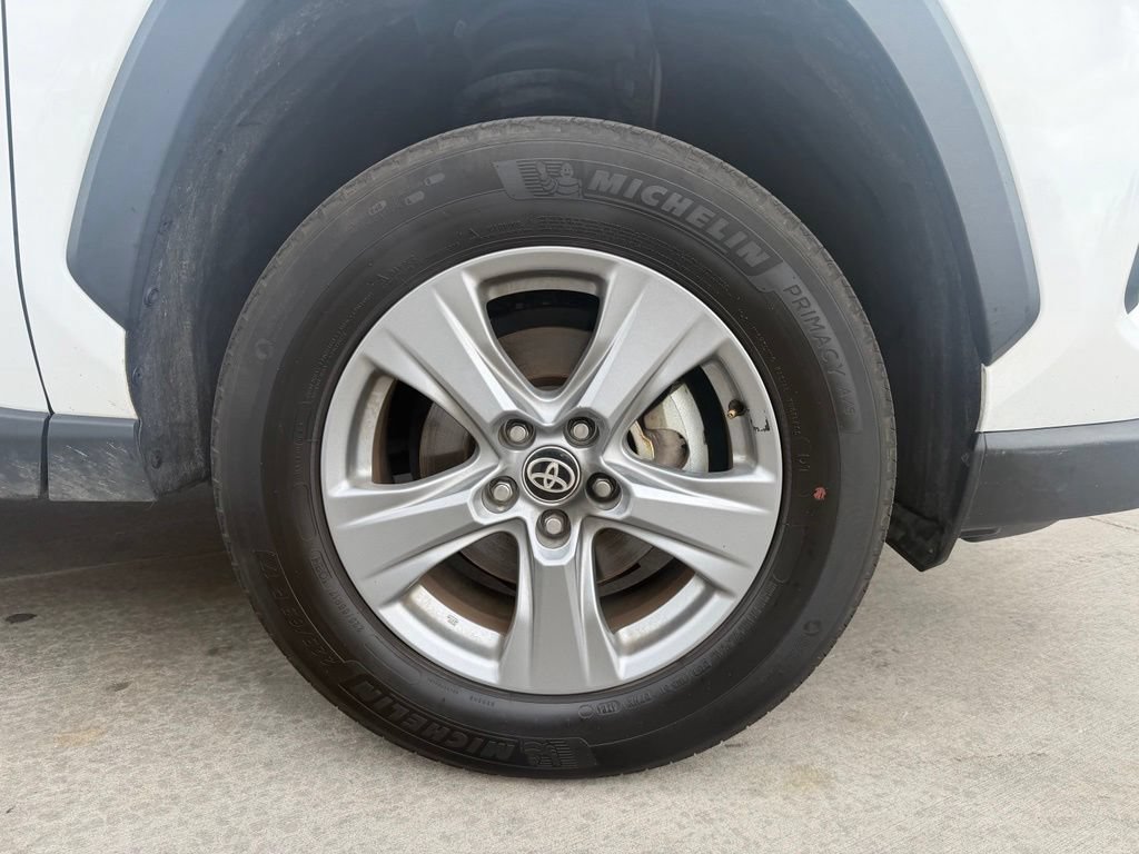 Used 2025 Toyota RAV4 XLE AWD/4WD image 31
