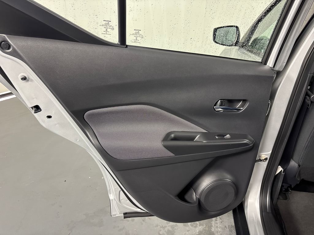 Used 2020 Nissan Kicks SV image 29