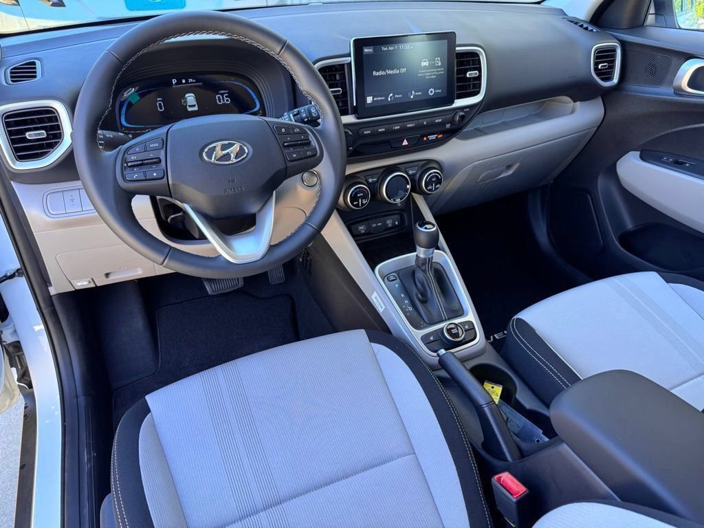 New 2026 Hyundai Venue SEL FWD image 2