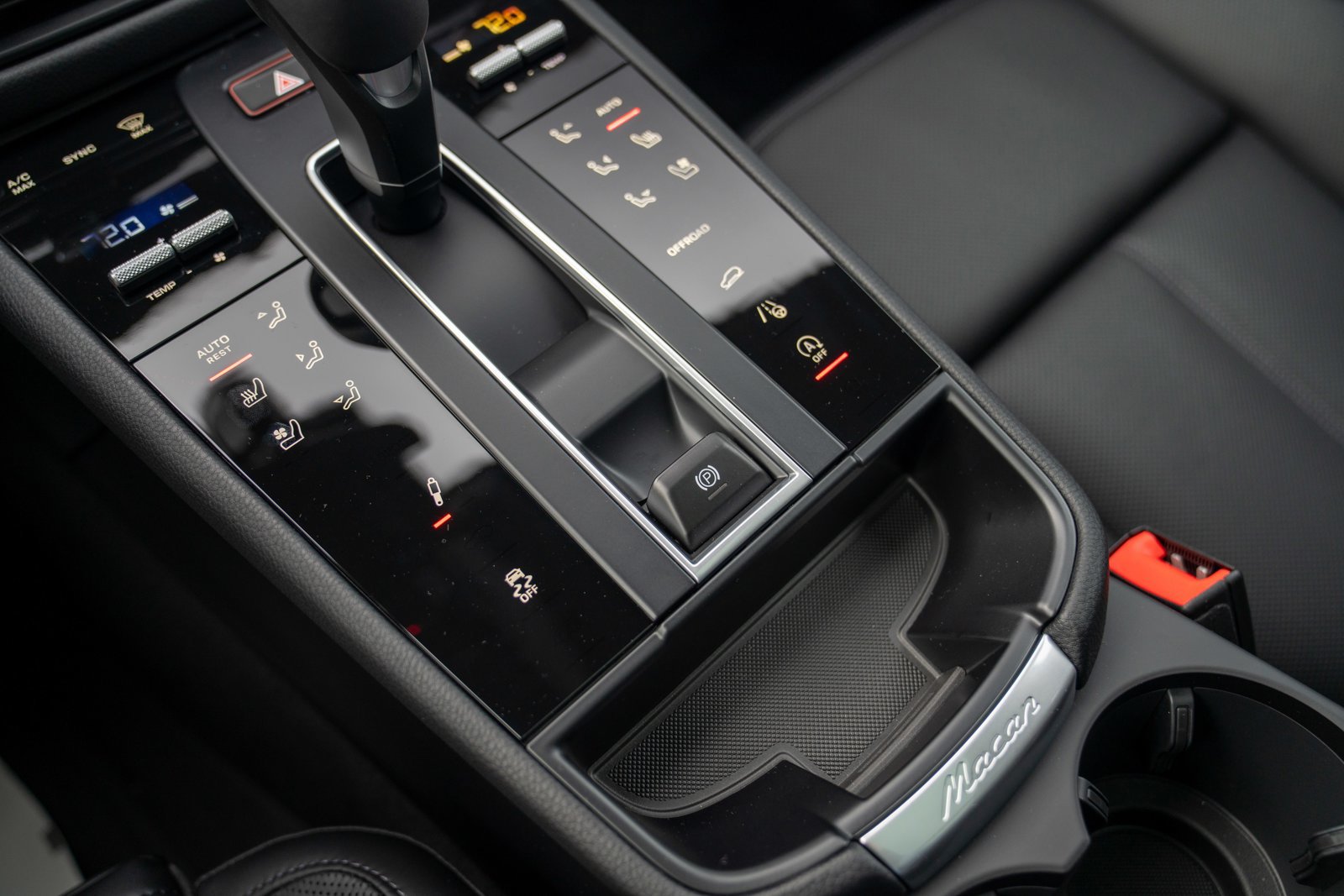 New 2026 Porsche Macan Turbo AWD/4WD image 20