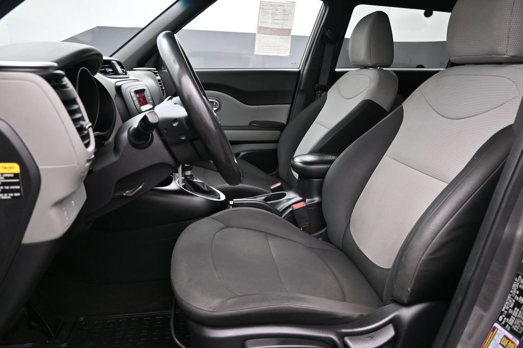 Used 2015 Kia Soul FWD image 10